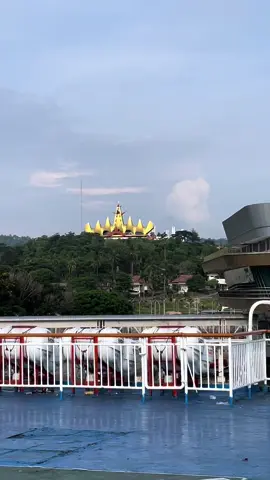 Nyenyenye liburan lagi #pelabuhanmerakbakauheni #pelabuhanmerak #pelabuhanbakauheni #bandarlampung #bandarlampungcity #lampung #healing #kapal #estetik #fyp #fypシ #viral #fypシ゚viral 