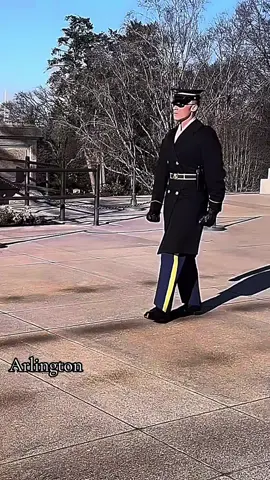 Daily work of guards at the Tomb of the Unknown Soldier at Arlington National Cemetery, USA#army #military #navy #marine #honor #soldier #flag #respect #guard #arlington #usa #foruyou #fyp #fypシ #fypシ゚viral 