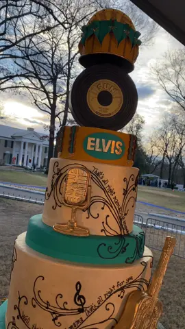 HAPPY BIRTHDAY ELVIS! 💙  #elvis #birthday #elvispresley #happybirthday #graceland #901memphis #visitgraceland #gracelandmansion #celebration #party #thatsalrightmama #music #legend 