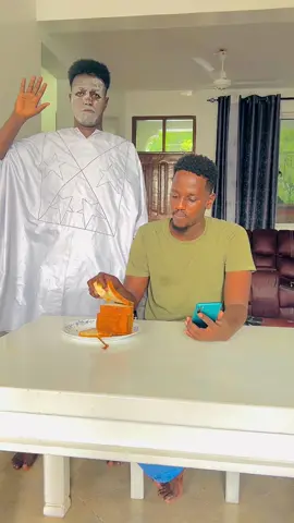 The statue🤣🤣🤣🤣