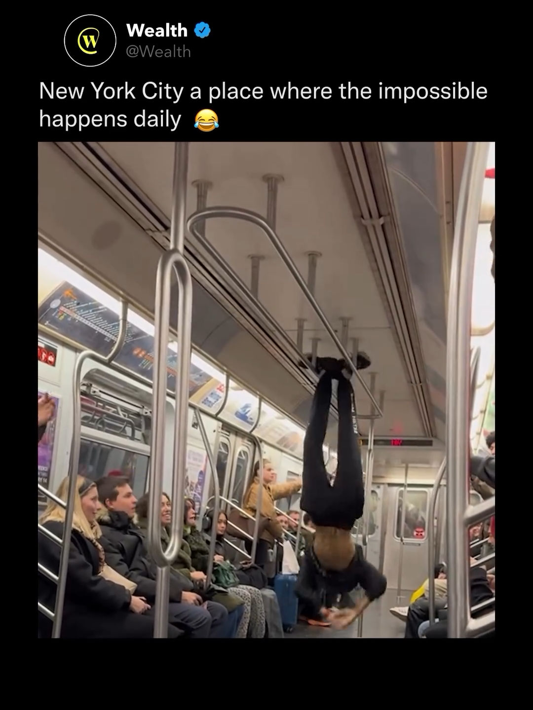 In New York you’ll never know what you’ll see on the subways! 🌟 🕺🏻 Video: @paulthecoder/IG #nyc #newyork #subway #amazing #dance