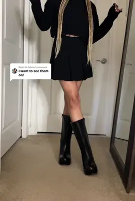 Replying to @Fahren here they are, they are a vibe! They remind of a boot that JT would wear 🔥 #jeffreycampbell #blackboots #clogboots @Jeffrey Campbell 