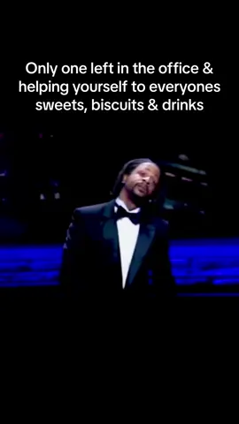 #katwilliams #hustle #officelife #worklife #funnyvideo #humour #loneworker 