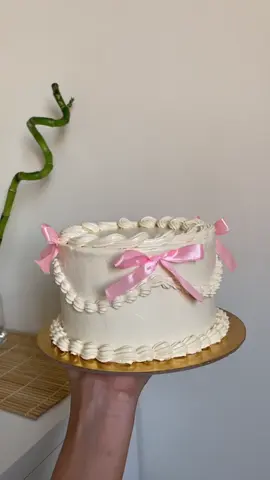 🎀🤍🎀 #birthdaycake #cake #coquettecake #vintagecake #كيك #فنتج_كيك #جدة #كيك_جدة 