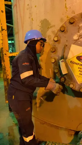 woman in construction  bambelelan✊🏻   #SAMA28 #womanpower #mechanical #fitter 