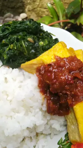 Hari ini lauknya ikan tongkol sayur singkong tahu sama sambel lur, stich vt ini dan tunjukan laukmu hari ini. Berbagi ide masakan  #masakanpedesaan #suasanapedesaan #jawa 