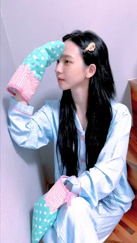 When MYs fall in love in 3 seconds 🧤💙  #aespa #에스파 #KARINA #카리나