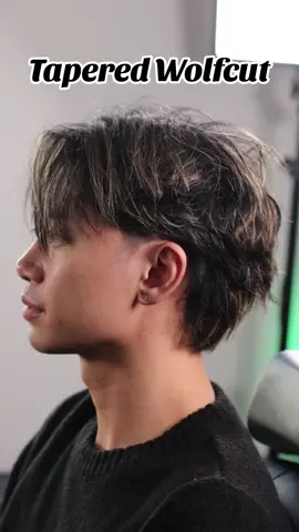 TAPERED WOLFCUT - get this haircut if you got straight to wavy hair. Works perfect for round, diamond, and square faceshapes. #wolfcut #taperedwolfcut #straight #hair #barber 