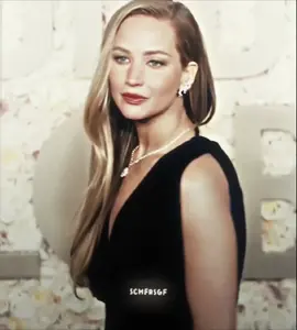 HOW DOES IT FEEL BEING THE FUNNIEST AND CVNTIEST WOMAN EVER JENNIFER??🎤🎤 || mother looked too good lawd || scp: shorts and vids from YouTube || txt: @𝙯𝙖𝙭✰ || #jenniferlawrence #jenniferlawrenceedit #katnisseverdeen #hungergames #goldenglobes #goldenglobesedit 