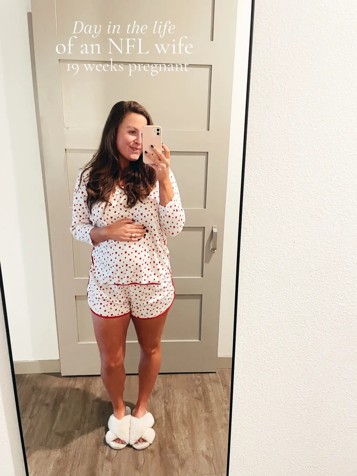 No one does valentines day like @LAKE does 💕the bucs made it to the playoffs so we are still in flordia going strong!! #lakepajamas #lakepartner #nflwife #nfllife #footballwife #footballlife #NFLPlayoffs #pregnant #19weekspregnant  #ditl  #fyp