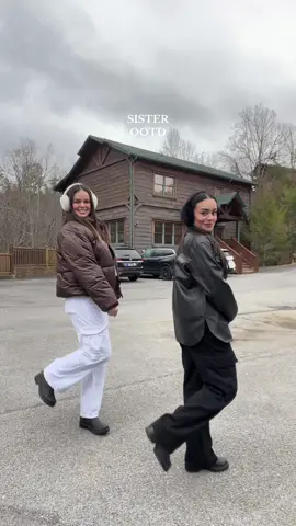SISTER OOTD ❄️☁️ @clau #miamiinfluencer #lifestyleinfluencer #fyp #contentcreator #traveltok #travel #gatlinburg #gatlinburgtennessee #familytrip #OOTD #ootdfashion #ootdinspo #ootdinspiration #sisterootd #sister #bestie #winterfashion #fashiontok 