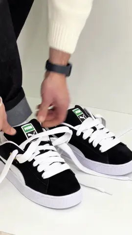 Scopri le nuovissime Puma Suede XL in black/white! 🖤👟 Un classico reinventato, perfetto per ogni outfit. Visita www.cristianocalzature.it per aggiungere un tocco di stile al tuo look! #cristianocalzature 🌟🛍️✨
