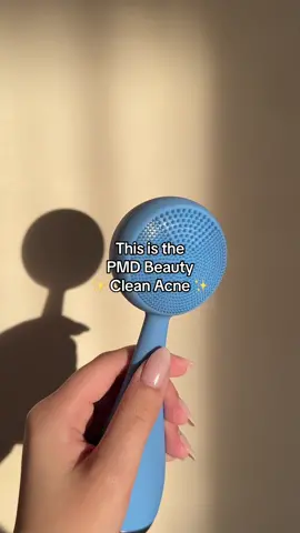 For someone who has been struggling with acne for a long time, this has been such a game-changer in my skincare routine! Thank you @PMD Beauty 🫶🏻✨ #pmdbeauty #cleanacne #skincare #gifted 
