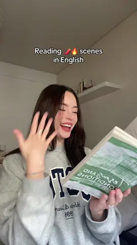 opposite experiences #BookTok #readerproblems #spicybooks #spicyscenes #smut #biligual #readinginenglish #englishbooks #bilingualreader #bookishthoughts #fyp #foryoupage 