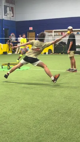 Follow up to my last video, explaining why the serve is considered to be high! #roundnet #spikeball #rules #learn #fyp 