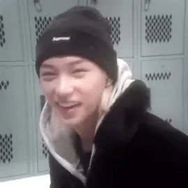 (if u want to use my fancam u can just make sure to give creds!) #felix #comforting #fancam #facecamkpop #skz #felixskz #f311x 