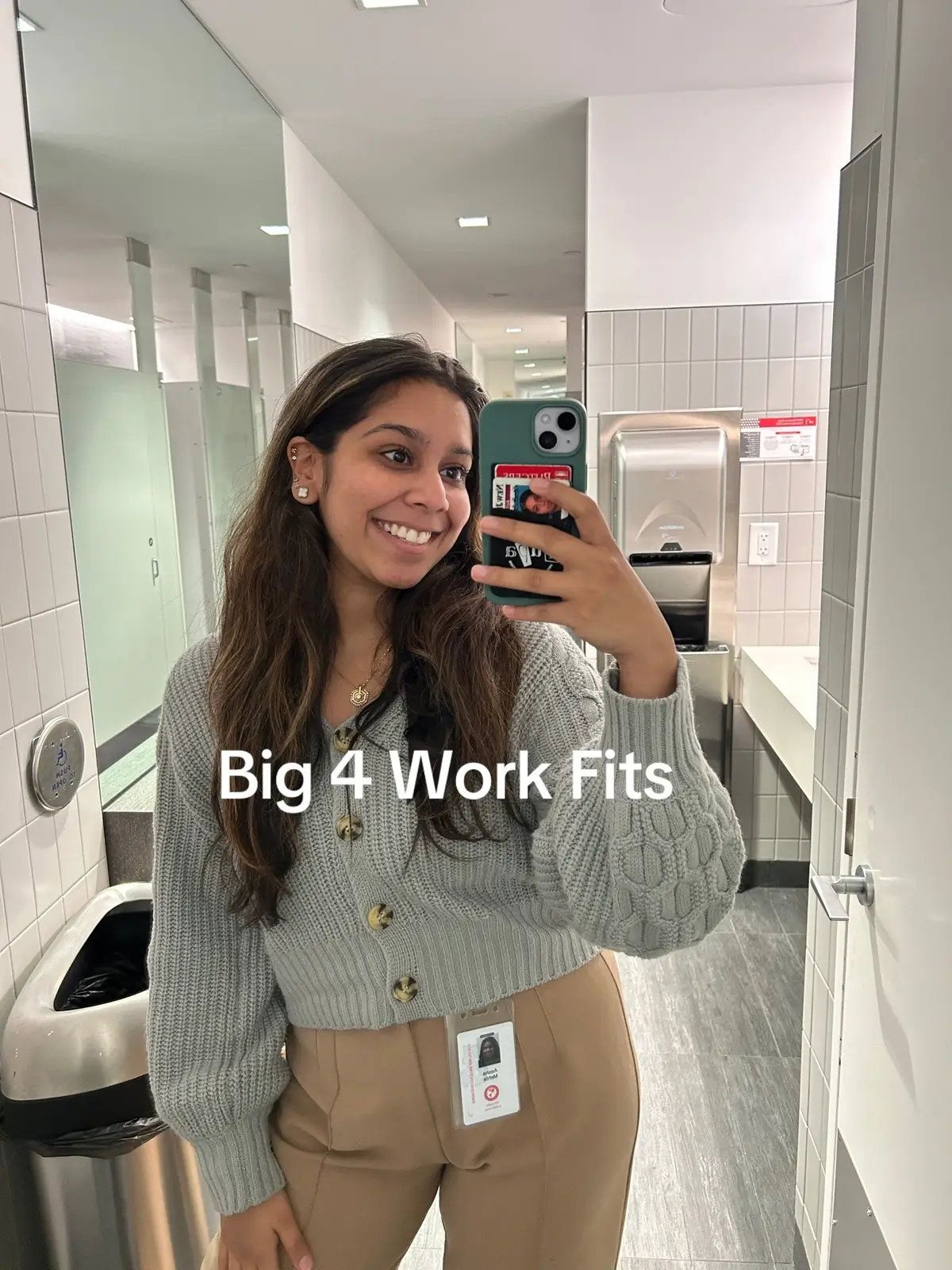 Best piece of advice is have alot of neutral body suuts and 2-5 good pairs of work pants   #big4 #workfits #corporatelife #postgradlife #postgraddiaries #big4fitcheck 