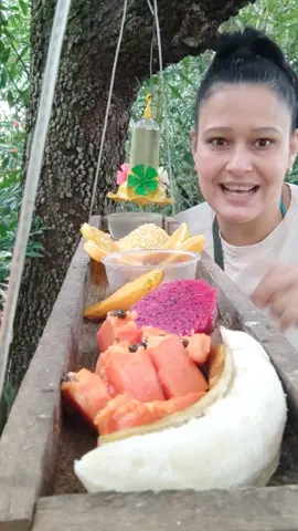 Banquete para os pássaros #passarosdobrasil #passarosdesaopaulo #passarosdoamazonia #alimentandoanimales #passarossilvestres #passaroslivres #passarosdomundo #viral #banqueteparaospassaros #foryou 