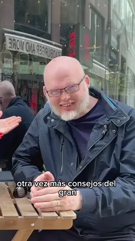 Conoce al políglota que habla más de 50 idiomas 😱 y aprende sus mejores consejos ✨ Richard afirma que TODOS pueden aprender un idioma nuevo sin improtar la edad o talento ☺️ Ve el video completo ahora en el canal de YouTube de Deutsch mit ZALOA  #poliglota #aprenderidiomas #aprenderaleman #hiperpoliglota #alemanfacil