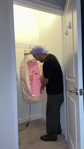 inutilidade útil do dia kakakakakakakak UMA SECADORA E PASSADORA DE ROUPA PORTÁTIL 😱🩳 Se isso aqui não for a invenção do milênio eu não sei! Achei genial! Teriam??