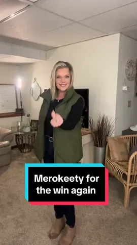 @MerokeetyOfficial @Merokeety @Merokeetyfashion #merokeety #fashion #TikTokShopFashion #fashionfinds #fitcheck #vest #comfy 