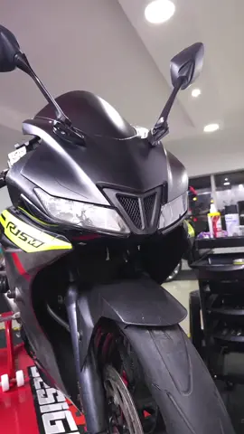 Forrado en vinil negro mate de alta calidad #motostuning #motospersonalizadas #viral #motoperu #bikersdesign #moteroperu #moteros #bikersoftiktok 