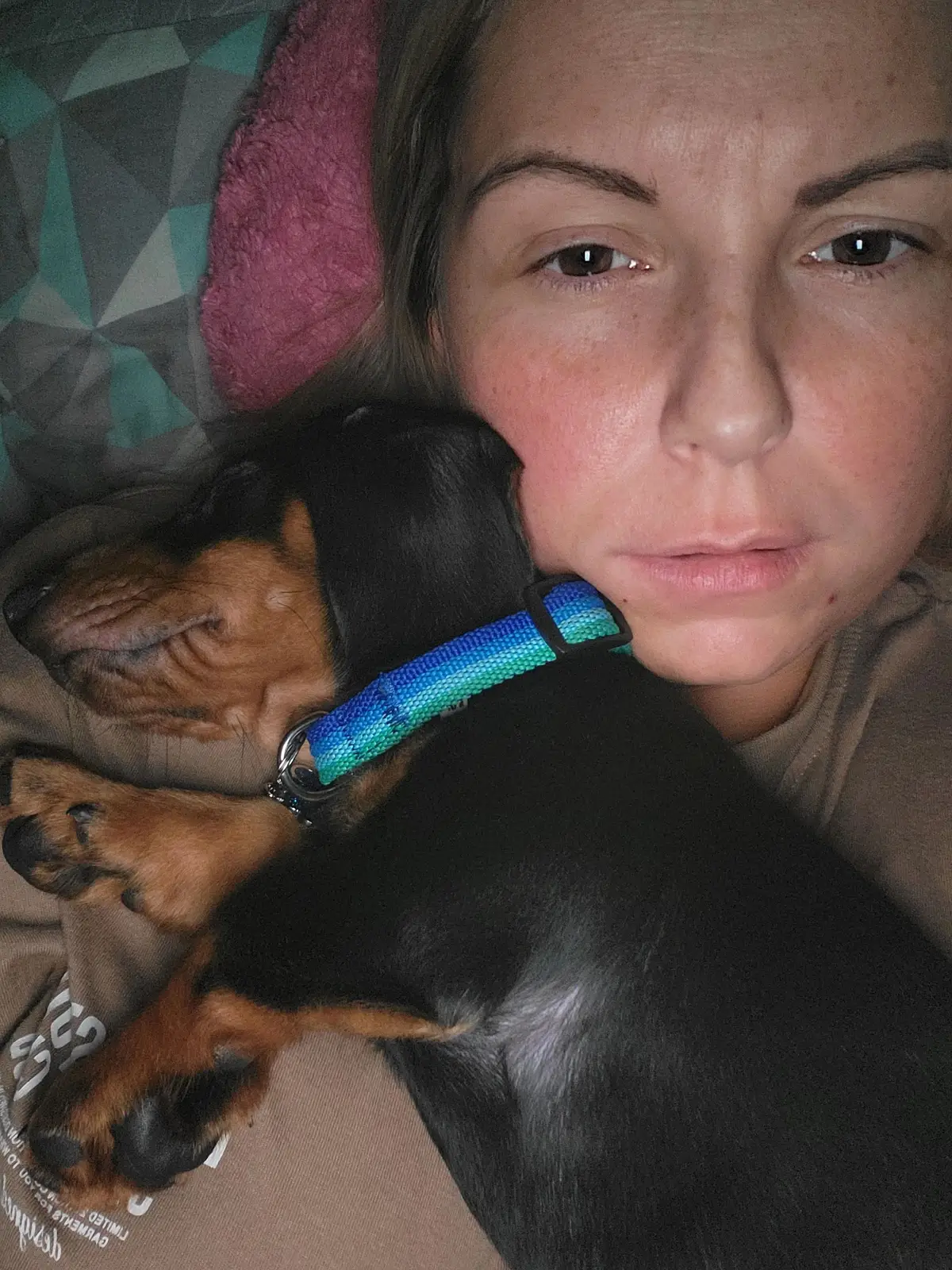 night from me and my mum 🤣 I'm lying onnher chest after I had the zoomies...man am I exhausted. Hard life being a mini sausage 🤣🤣