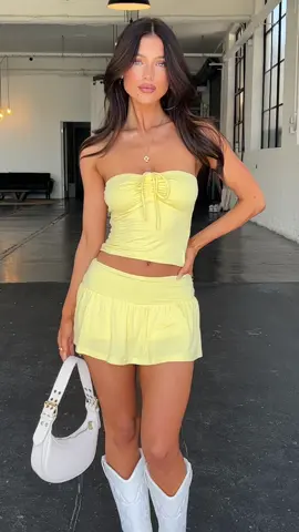 I’ll take one in every colour 🤩💛 #thatssofetchau #summeroutfit #twopiece #yellow 