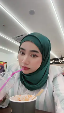 Saya suka hitam manis 