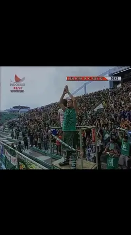 perlu di akui, bonek adalah suporter pertama di indonesia yang mencetuskan fenomena AWAY suporter. 🔥🔥🐊 #arusbawah #bonekmania #persebaya #persebayaday #persebayafans #offecialpersebaya #capcut #fyp 