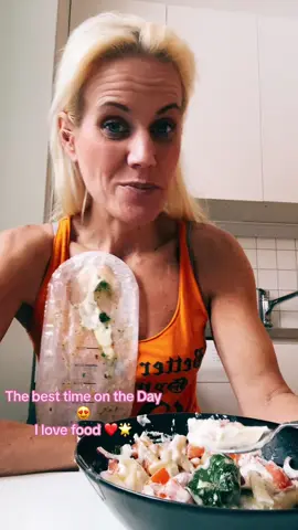 Så tacksam över att jag har påsen så jag också kan njuta av all undebara mat vi har ❤️ So thankful that I have the bag so I can also enjoy all the amazing food we have ❤️ #tacksam #foryou #fyp #foryoupage #njuteravlivet #gördetbästaavsituationen #livetmedcancer #esofagustomi #stomi #knapp #fuckcancer #nevergiveup