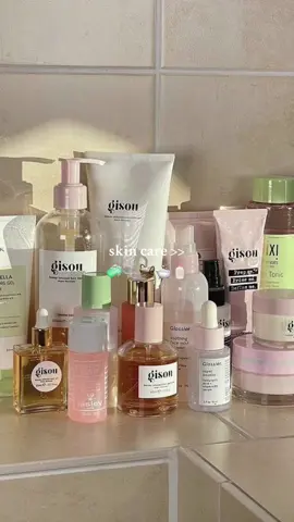aesthetic skin care 🧴🫧 #fyp #skincare #skincareroutine #skincaretips #skincareasmr #skincareproducts #pinterest 