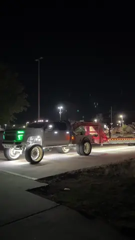 Custom White 44ft Gooseneck w/ 100 rocklights 👌🏽 new video is live #lifteddually #flatbed #gooseneck 