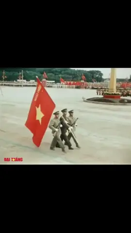 Oai hùng Lễ duyệt binh đầu tiên của Quân đội nhân dân Việt Nam ngày 1-1-1955