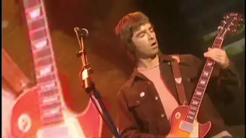 @Dani #acquiesce #oasis #liamgallagher #noelgallagher #lyrics #letra #live #music #britpop #wembley 