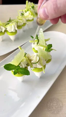 🌱Lime Applemint Dessert🌱 „refreshing lime-mascarponecream on flying swiss meringues #lime #applemint #juliendugourd  #cheflife #foodislove #pastryart #amazingdesserts  #gaultemillau #inspiringart  #instafood #pastrychef #swisschocolate #crazyskills #pastryskills #artofplating #artonplate  #desserttime #hotelartos #mascarponecream  #cakestagram #instayummi #professionalchefs #michelinstar #gourmetartistry #paintingfood #pastryelite #passionfood #kitchenskills #professionalchef #meringues