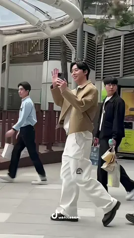 yang selalu ramah ama fansnya😍❤ #parkseojoon 