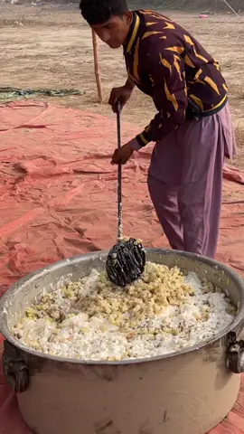 How to Make Gajjar Halwa in Large Scale at Weeding #GajjarHalwa #IndianDessert #CarrotHalwa #SweetTreats #DeliciousDesserts #CookingGajjarHalwa #HomemadeSweets #IndianCuisine #HalwaLove #FoodieCreations #KitchenMagic #LuxuryWeddingCatering #ExquisiteCuisine #GourmetDelights #WeddingFeast #FoodArtistry #CelebrationEats