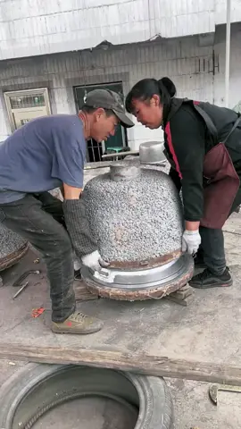 Recycling old aluminium drink cans into brand-new pots and pans