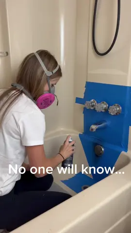 How would they know?….  I spray painted our shower faucet handles 3 months ago and people were MAD. But, this spray paint is meant for adhering to metal and for outdoor use. It’s been 3 months with every other day use, and looks exactly the same as the day I sprayed them 🙌🏻 We also used the same spray paint on our mailbox that’s been holding strong for 6 months 🤌🏼  This isn’t a long term fix, but is a great option if you’re trying to save up to replace the shower knobs or just want them to look better temporarily! Spray Paint: @BEHR Paint Black Matte Interior/Exterior Spray Paint and Primer (click the link in my bio to shop!) #DIY #homerenovation #homeprojects #bathroom