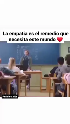 Si tan solo todos lo practicaramos, el mundo sería mucho mejor para todos #solidaridad #empatia #ayudamutua  #cooperacion #colaboracion #vida #armonia #reflexion #mundo #humanidad #intoyourarms #avamax 