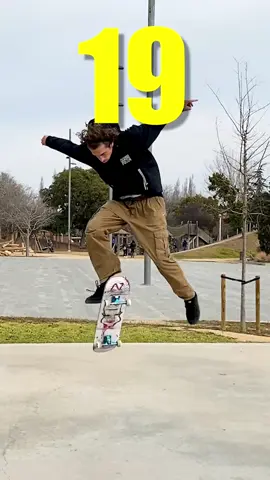 TODOS LOS TRUCOS DE SKATE QUE EXISTEN - LOS 28 BASICOS , si quereis ver mas sobre este reto y los trucos mas avanzados que he ido grabando teneis el link de mi canal en mi perfil !  #skate #Skateboarding #skater #PARATI #trucosdeskate #sk8 #kickflip 