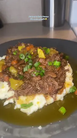 Tender Mississippi Pot Roast😋🤤😍 #potroast #cooking #dinner #mississippipotroast #mccormickseasonings #fyp #blessed #sundaydinner #crockpotrecipes #godisgood #keithsweat #singleandsearching 