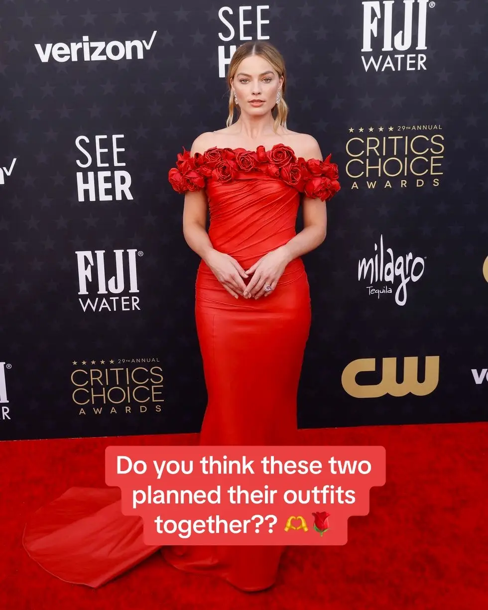 It’s giving: ‘hey girlll what u wearing?? wanna match??’ 😘#margotrobbie #margotrobbieedit #emilyblunt  #redcarpetlooks #redcarpetfashion #criticschoiceawards 