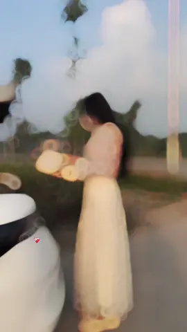 Khi anh chưa có gì thì em là tất cả. Anh có tất cả rồi thì em là gì nhỉ ? #xuhuong 