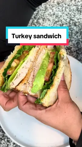 Lets make a turkey sandwich 🫶🏻🧑🏻‍🍳 #sandwich #sandwiches #sandwichtiktok #turkeysandwich #foodtiktok #Foodie #food #Recipe #Receta 
