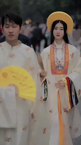 Nếu có một người xinh hơn em Thì đấy là em của ngày mai 🤫