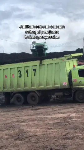 Terasa berat tapi harus kuat  #KRgroup #haulingbatubara #hino500 #drivermuda😎 #storytruk #haulingroad88 