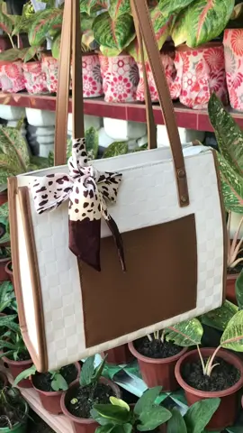 Bags for women 🤎🤍  #bags #bagsforwomen #womensbag #shoulderbag #officebag #schoolbag #affordable #goodquality #mustbuy #musthave #recommendations #sherecos #tiktokshop #tiktokaffiliate #fyp #foryoupage 