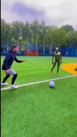 Crazy how far robots have come…🦾⚽️#footballtiktok #Soccer #soccerskills #soccertiktok 